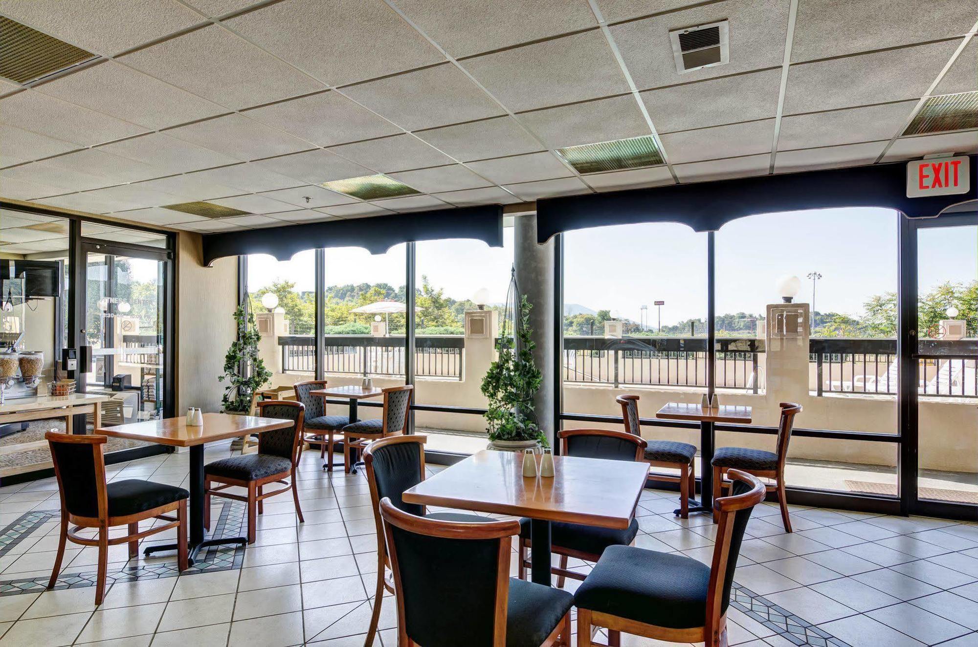 Quality Inn Troutville - Roanoke North מראה חיצוני תמונה